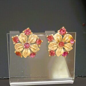 Vintage Star Flower Screw Back Earrings Off White Pink Stones Cottagecore